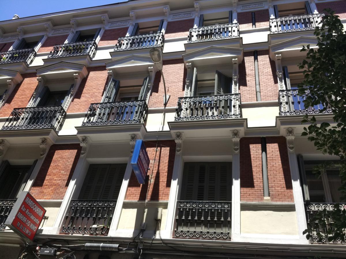 Pension Dominguez Madrid Esterno foto